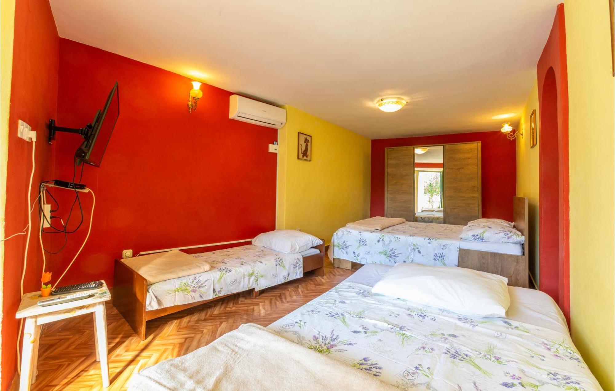 Lovely Apartment In Omis With Kitchen Экстерьер фото