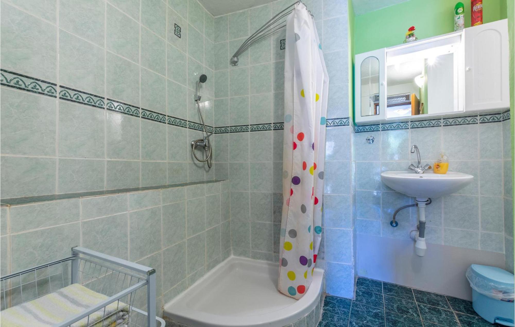 Lovely Apartment In Omis With Kitchen Экстерьер фото