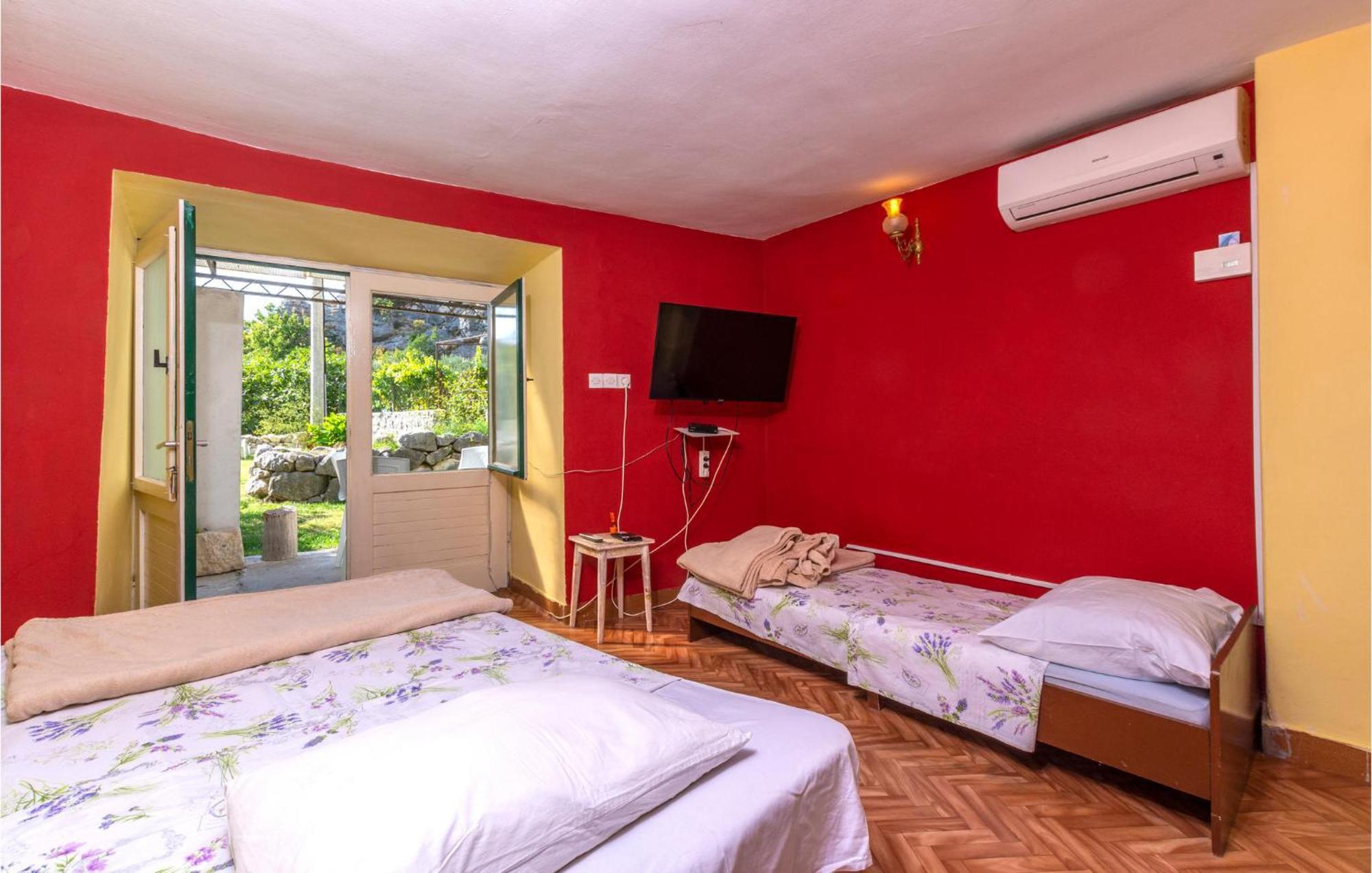 Lovely Apartment In Omis With Kitchen Экстерьер фото
