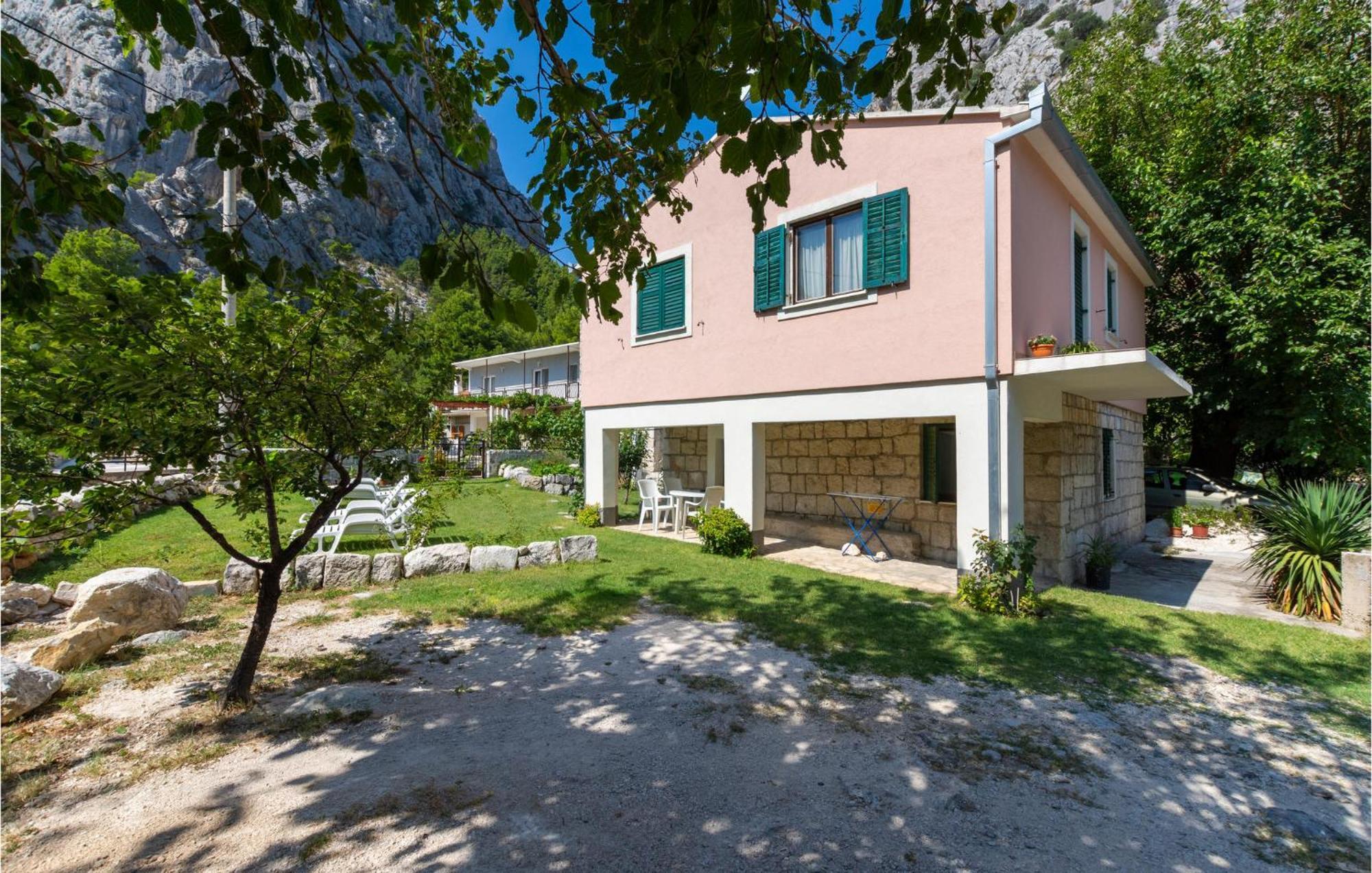 Lovely Apartment In Omis With Kitchen Экстерьер фото