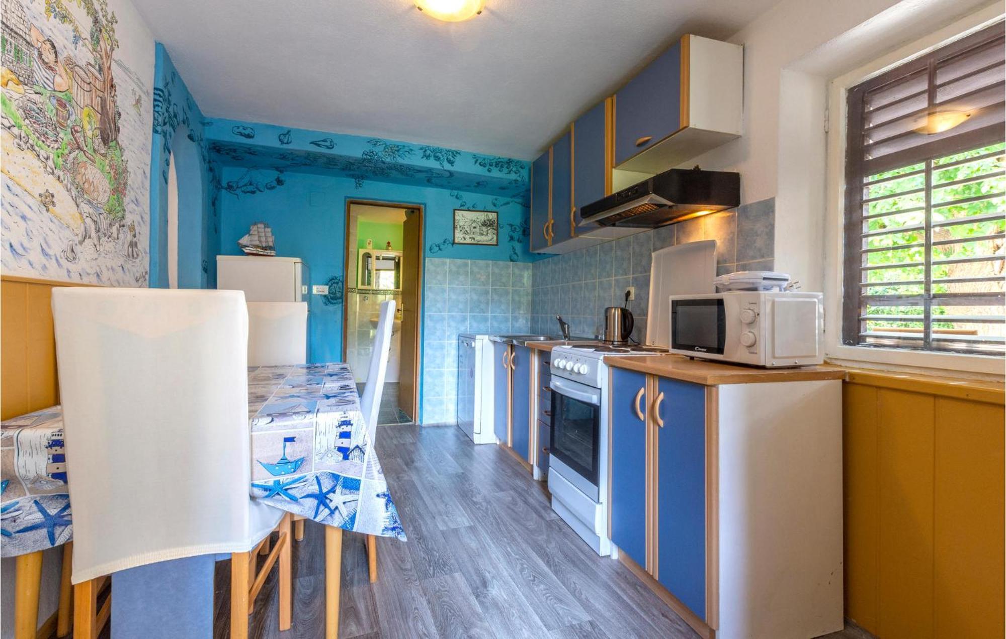 Lovely Apartment In Omis With Kitchen Экстерьер фото