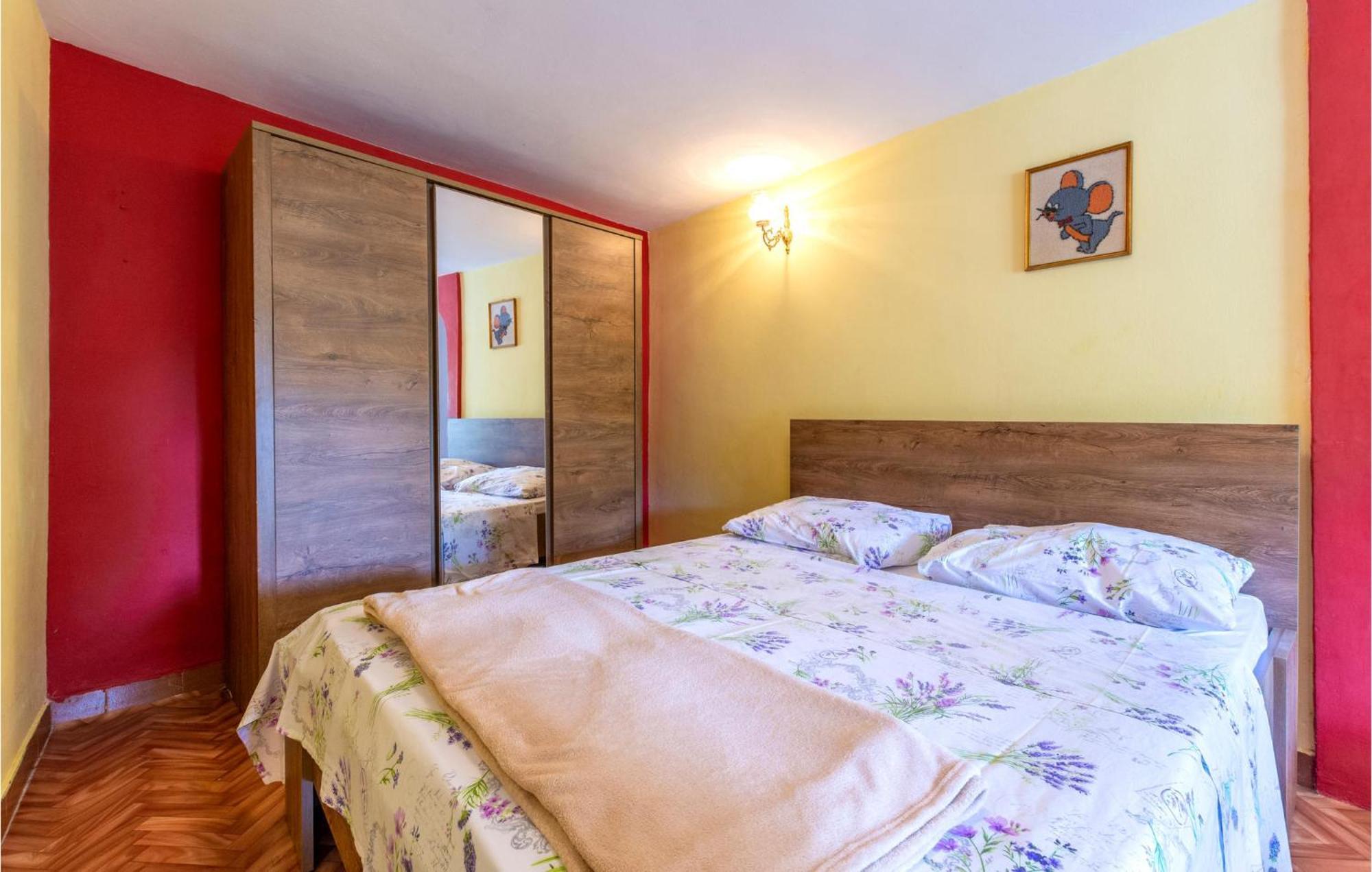 Lovely Apartment In Omis With Kitchen Экстерьер фото