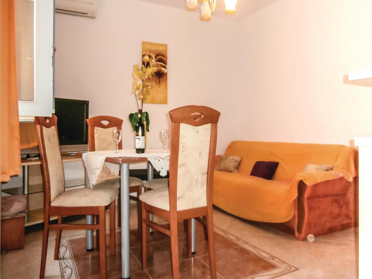 Lovely Apartment In Omis With Kitchen Экстерьер фото
