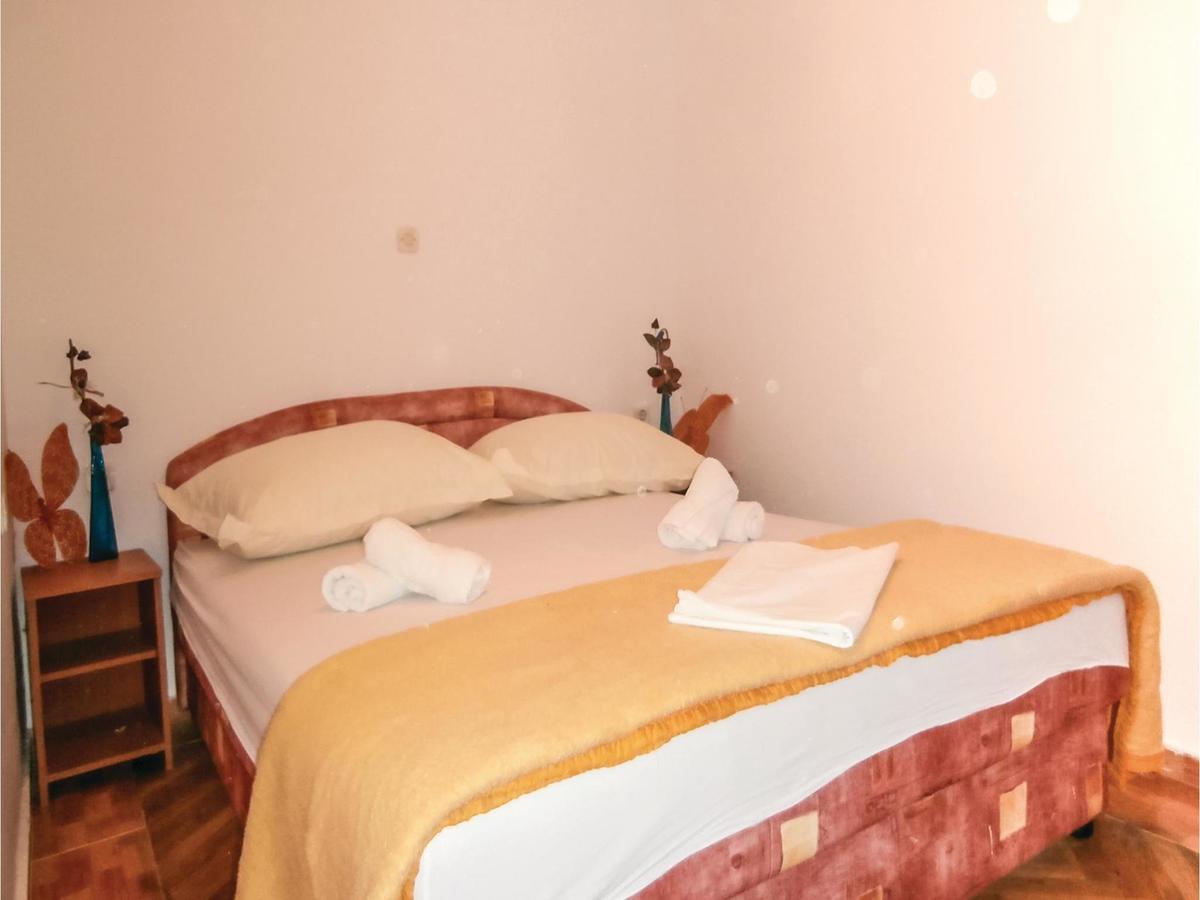 Lovely Apartment In Omis With Kitchen Экстерьер фото