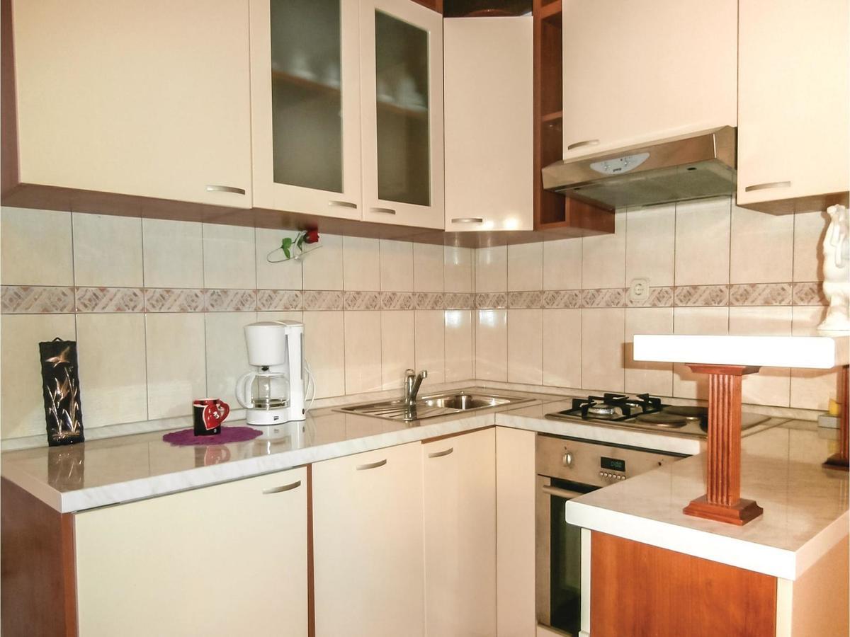 Lovely Apartment In Omis With Kitchen Экстерьер фото